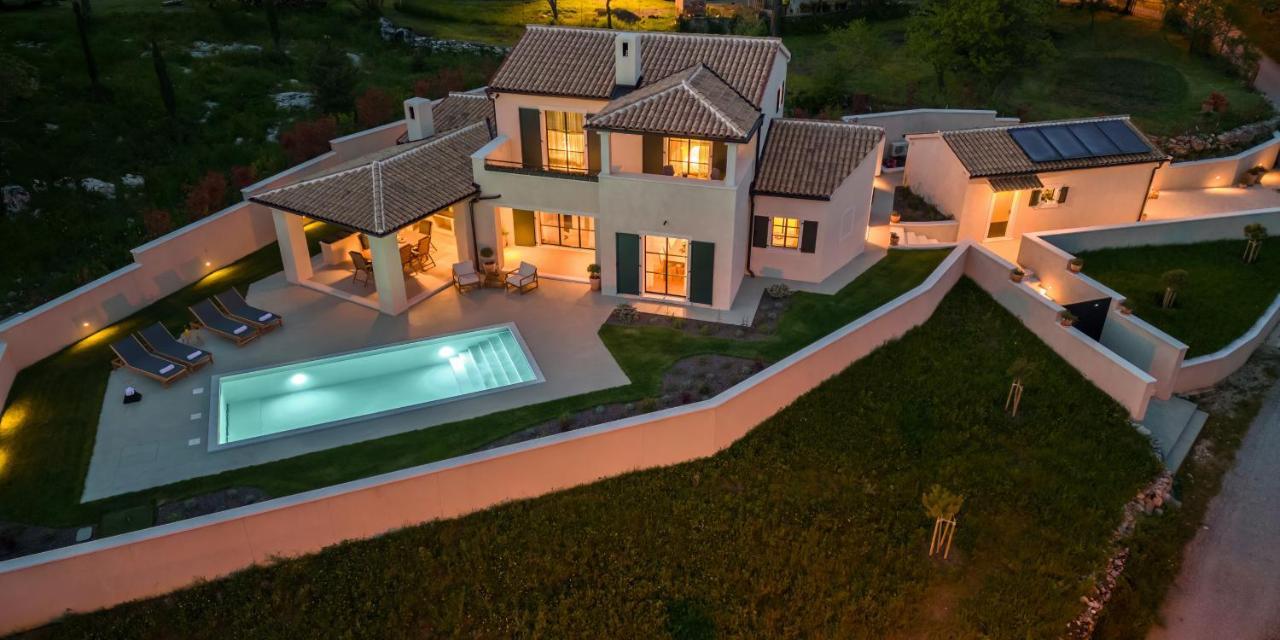 Villa Bora With Sauna And Heated Pool Vele Mune Bagian luar foto